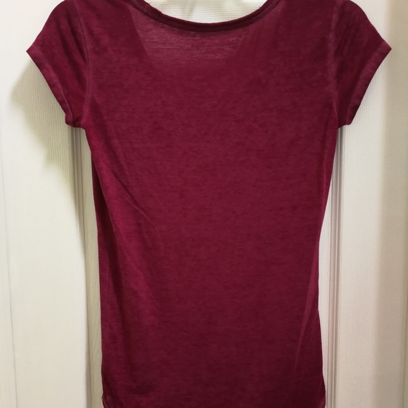 American Eagle Maroon Tee - Picture 2 of 7